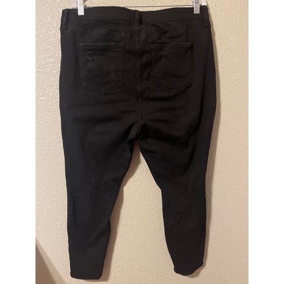 Torrid Women's Sky High Skinny Black Pants - Size 18 Short - Picture 6 of 10